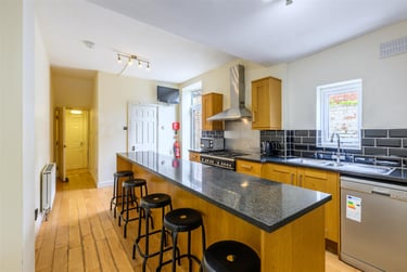 9 bed house, Queens Terrace, Jesmond, Newcastle, NE22PJ - Image 1